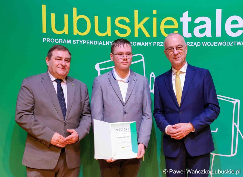 Kolejni zdolni młodzi Lubuszanie dołączyli do grona „Lubuskich Talentów”. W Filharmonii Zielonogórskiej odbyła się Uroczysta gala dla stypendystów z południa województwa.