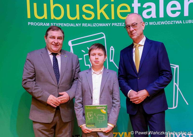 Kolejni zdolni młodzi Lubuszanie dołączyli do grona „Lubuskich Talentów”. W Filharmonii Zielonogórskiej odbyła się Uroczysta gala dla stypendystów z południa województwa.
