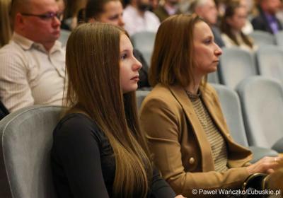 Kolejni zdolni młodzi Lubuszanie dołączyli do grona „Lubuskich Talentów”. W Filharmonii Zielonogórskiej odbyła się Uroczysta gala dla stypendystów z południa województwa. 
