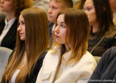 Kolejni zdolni młodzi Lubuszanie dołączyli do grona „Lubuskich Talentów”. W Filharmonii Zielonogórskiej odbyła się Uroczysta gala dla stypendystów z południa województwa. 