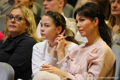 Kolejni zdolni młodzi Lubuszanie dołączyli do grona „Lubuskich Talentów”. W Filharmonii Zielonogórskiej odbyła się Uroczysta gala dla stypendystów z południa województwa. 