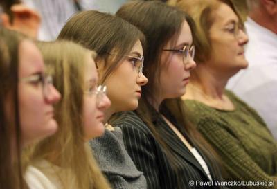 Kolejni zdolni młodzi Lubuszanie dołączyli do grona „Lubuskich Talentów”. W Filharmonii Zielonogórskiej odbyła się Uroczysta gala dla stypendystów z południa województwa. 