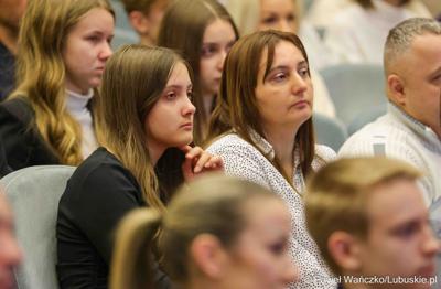 Kolejni zdolni młodzi Lubuszanie dołączyli do grona „Lubuskich Talentów”. W Filharmonii Zielonogórskiej odbyła się Uroczysta gala dla stypendystów z południa województwa. 