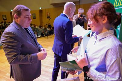 Kolejni zdolni młodzi Lubuszanie dołączyli do grona „Lubuskich Talentów”. W Filharmonii Zielonogórskiej odbyła się Uroczysta gala dla stypendystów z południa województwa. 
