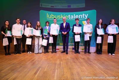 Kolejni zdolni młodzi Lubuszanie dołączyli do grona „Lubuskich Talentów”. W Filharmonii Zielonogórskiej odbyła się Uroczysta gala dla stypendystów z południa województwa. 