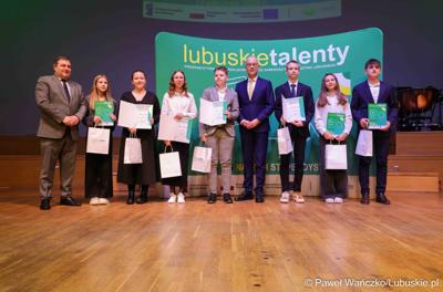Kolejni zdolni młodzi Lubuszanie dołączyli do grona „Lubuskich Talentów”. W Filharmonii Zielonogórskiej odbyła się Uroczysta gala dla stypendystów z południa województwa. 