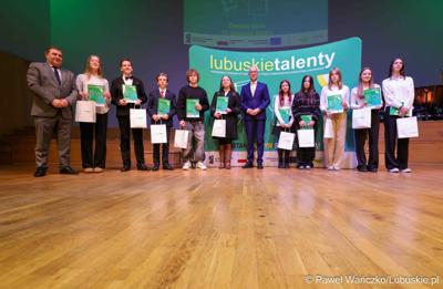 Kolejni zdolni młodzi Lubuszanie dołączyli do grona „Lubuskich Talentów”. W Filharmonii Zielonogórskiej odbyła się Uroczysta gala dla stypendystów z południa województwa. 
