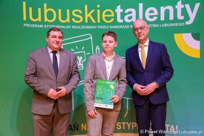 Kolejni zdolni młodzi Lubuszanie dołączyli do grona „Lubuskich Talentów”. W Filharmonii Zielonogórskiej odbyła się Uroczysta gala dla stypendystów z południa województwa. 