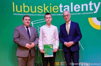 Kolejni zdolni młodzi Lubuszanie dołączyli do grona „Lubuskich Talentów”. W Filharmonii Zielonogórskiej odbyła się Uroczysta gala dla stypendystów z południa województwa. 
