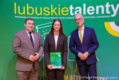Kolejni zdolni młodzi Lubuszanie dołączyli do grona „Lubuskich Talentów”. W Filharmonii Zielonogórskiej odbyła się Uroczysta gala dla stypendystów z południa województwa. 