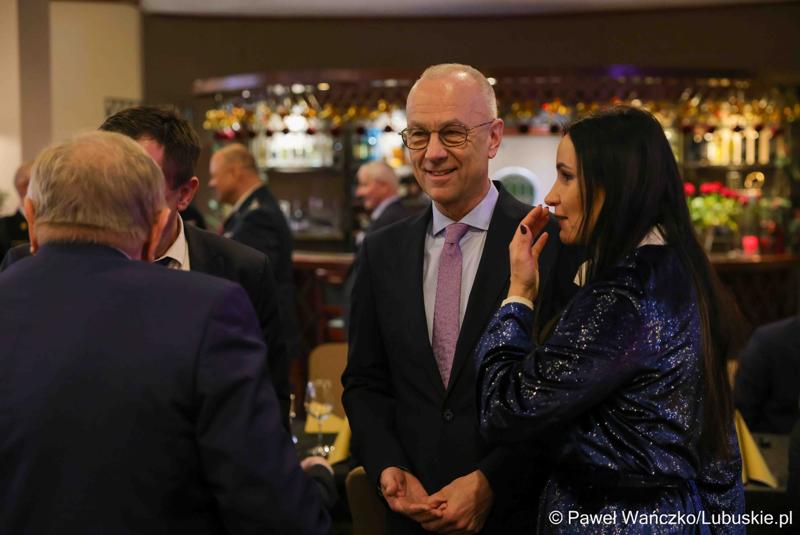 Uczestnicy spotkania noworocznego Wojewody Lubuskiego z lubuskimi parlamentarzystami, szefami administracji zespolonej i niezespolonej oraz przedstawicielami jednostek samorządu terytorialnego
