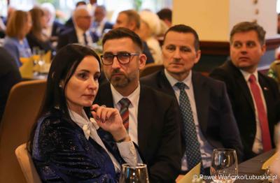 Uczestnicy spotkania noworocznego Wojewody Lubuskiego z lubuskimi parlamentarzystami, szefami administracji zespolonej i niezespolonej oraz przedstawicielami jednostek samorządu terytorialnego