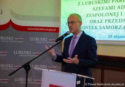 Marszałek Województwa Lubuskiego Marcin Jabłoński przemawia podczas spotkania noworocznego Wojewody Lubuskiego z lubuskimi parlamentarzystami, szefami administracji zespolonej i niezespolonej oraz przedstawicielami jednostek samorządu terytorialnego
