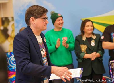 Uczestnicy konferencji prasowej dot. wsparcia, jakie Województwie Lubuskie udzieliło lubuskim sztabom 33. Finału Wielkiej Orkiestry Świątecznej Pomocy