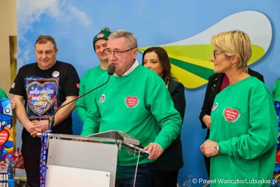 Uczestnicy konferencji prasowej dot. wsparcia, jakie Województwie Lubuskie udzieliło lubuskim sztabom 33. Finału Wielkiej Orkiestry Świątecznej Pomocy