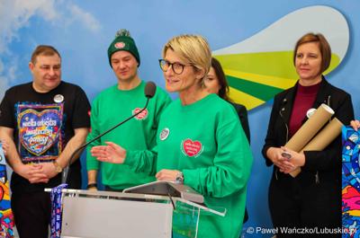 Uczestnicy konferencji prasowej dot. wsparcia, jakie Województwie Lubuskie udzieliło lubuskim sztabom 33. Finału Wielkiej Orkiestry Świątecznej Pomocy
