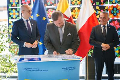 Świebodzin, Międzyrzecz i Sulęcin to samorządy zrzeszone w Związku Zintegrowanych Inwestycji Terytorialnych Świebodzińsko-Międzyrzeckiego Miejskiego Obszaru Funkcjonalnego. Przypieczętowały to porozumienie 29 stycznia 2025 r. w Świebodzińskim Domu Kultury.