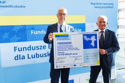 Świebodzin, Międzyrzecz i Sulęcin to samorządy zrzeszone w Związku Zintegrowanych Inwestycji Terytorialnych Świebodzińsko-Międzyrzeckiego Miejskiego Obszaru Funkcjonalnego. Przypieczętowały to porozumienie 29 stycznia 2025 r. w Świebodzińskim Domu Kultury.