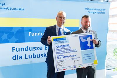 Świebodzin, Międzyrzecz i Sulęcin to samorządy zrzeszone w Związku Zintegrowanych Inwestycji Terytorialnych Świebodzińsko-Międzyrzeckiego Miejskiego Obszaru Funkcjonalnego. Przypieczętowały to porozumienie 29 stycznia 2025 r. w Świebodzińskim Domu Kultury.