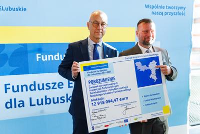 Świebodzin, Międzyrzecz i Sulęcin to samorządy zrzeszone w Związku Zintegrowanych Inwestycji Terytorialnych Świebodzińsko-Międzyrzeckiego Miejskiego Obszaru Funkcjonalnego. Przypieczętowały to porozumienie 29 stycznia 2025 r. w Świebodzińskim Domu Kultury.