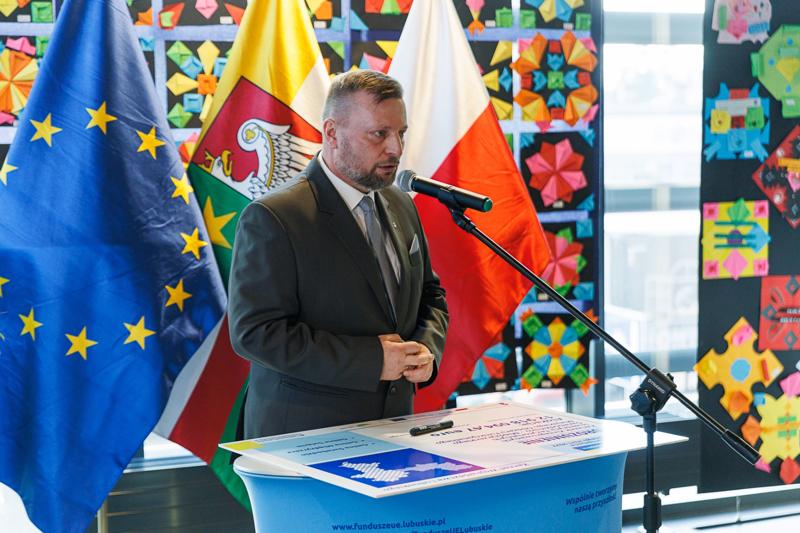 Świebodzin, Międzyrzecz i Sulęcin to samorządy zrzeszone w Związku Zintegrowanych Inwestycji Terytorialnych Świebodzińsko-Międzyrzeckiego Miejskiego Obszaru Funkcjonalnego. Przypieczętowały to porozumienie 29 stycznia 2025 r. w Świebodzińskim Domu Kultury.