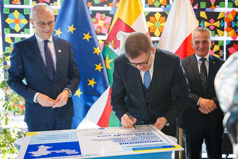 Świebodzin, Międzyrzecz i Sulęcin to samorządy zrzeszone w Związku Zintegrowanych Inwestycji Terytorialnych Świebodzińsko-Międzyrzeckiego Miejskiego Obszaru Funkcjonalnego. Przypieczętowały to porozumienie 29 stycznia 2025 r. w Świebodzińskim Domu Kultury.
