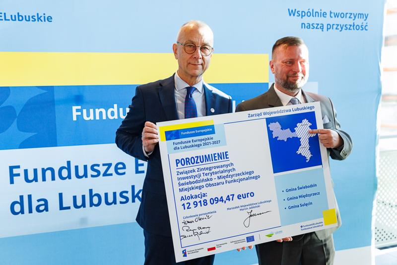 Świebodzin, Międzyrzecz i Sulęcin to samorządy zrzeszone w Związku Zintegrowanych Inwestycji Terytorialnych Świebodzińsko-Międzyrzeckiego Miejskiego Obszaru Funkcjonalnego. Przypieczętowały to porozumienie 29 stycznia 2025 r. w Świebodzińskim Domu Kultury.
