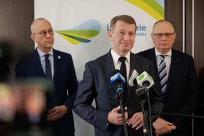 30 stycznia 2025 r. w Lubniewicach Zarząd Województwa Lubuskiego i parlamentarzyści rozmawiali z wiceministrem sportu i turystyki Ireneuszem Rasiem nt. założeń programu rozwoju infrastruktury sportowej