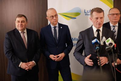 30 stycznia 2025 r. w Lubniewicach Zarząd Województwa Lubuskiego i parlamentarzyści rozmawiali z wiceministrem sportu i turystyki Ireneuszem Rasiem nt. założeń programu rozwoju infrastruktury sportowej