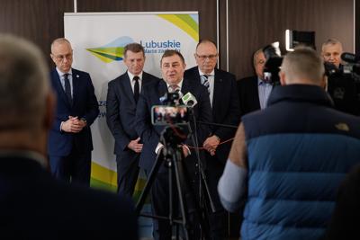 30 stycznia 2025 r. w Lubniewicach Zarząd Województwa Lubuskiego i parlamentarzyści rozmawiali z wiceministrem sportu i turystyki Ireneuszem Rasiem nt. założeń programu rozwoju infrastruktury sportowej