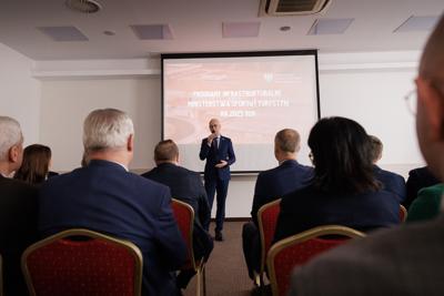 30 stycznia 2025 r. w Lubniewicach Zarząd Województwa Lubuskiego i parlamentarzyści rozmawiali z wiceministrem sportu i turystyki Ireneuszem Rasiem nt. założeń programu rozwoju infrastruktury sportowej