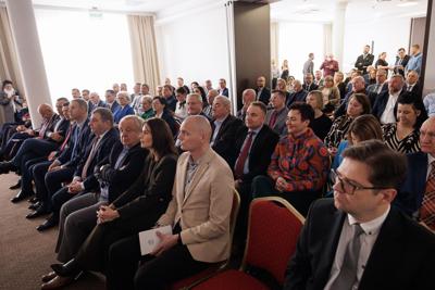 30 stycznia 2025 r. w Lubniewicach Zarząd Województwa Lubuskiego i parlamentarzyści rozmawiali z wiceministrem sportu i turystyki Ireneuszem Rasiem nt. założeń programu rozwoju infrastruktury sportowej