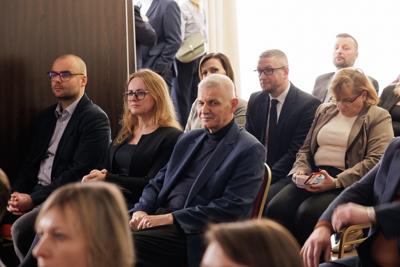 30 stycznia 2025 r. w Lubniewicach Zarząd Województwa Lubuskiego i parlamentarzyści rozmawiali z wiceministrem sportu i turystyki Ireneuszem Rasiem nt. założeń programu rozwoju infrastruktury sportowej