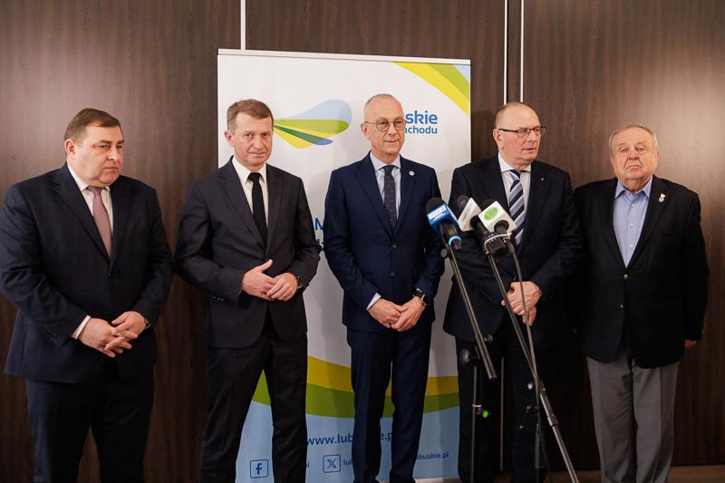 30 stycznia 2025 r. w Lubniewicach Zarząd Województwa Lubuskiego i parlamentarzyści rozmawiali z wiceministrem sportu i turystyki Ireneuszem Rasiem nt. założeń programu rozwoju infrastruktury sportowej