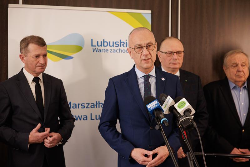 30 stycznia 2025 r. w Lubniewicach Zarząd Województwa Lubuskiego i parlamentarzyści rozmawiali z wiceministrem sportu i turystyki Ireneuszem Rasiem nt. założeń programu rozwoju infrastruktury sportowej