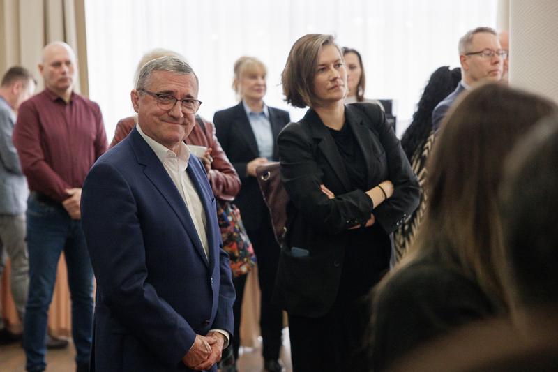 30 stycznia 2025 r. w Lubniewicach Zarząd Województwa Lubuskiego i parlamentarzyści rozmawiali z wiceministrem sportu i turystyki Ireneuszem Rasiem nt. założeń programu rozwoju infrastruktury sportowej