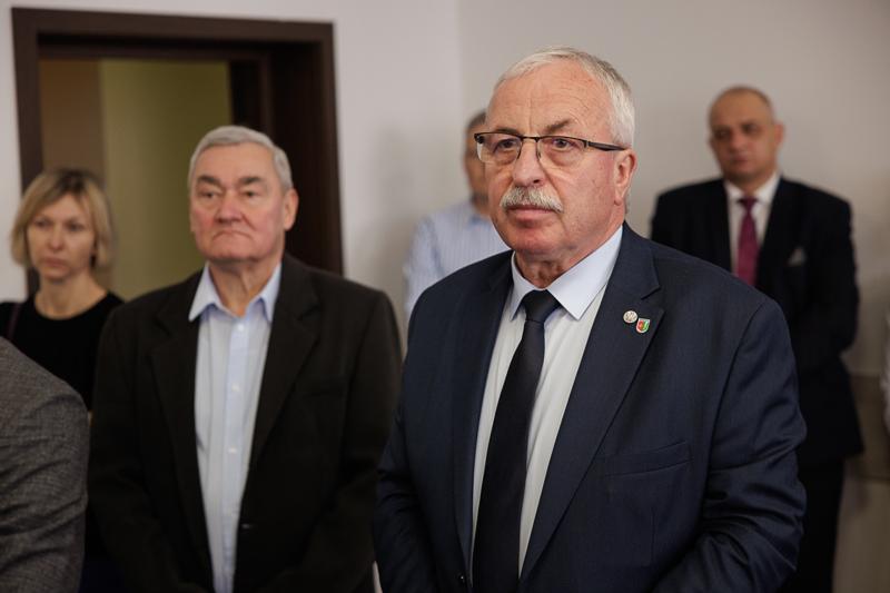 30 stycznia 2025 r. w Lubniewicach Zarząd Województwa Lubuskiego i parlamentarzyści rozmawiali z wiceministrem sportu i turystyki Ireneuszem Rasiem nt. założeń programu rozwoju infrastruktury sportowej