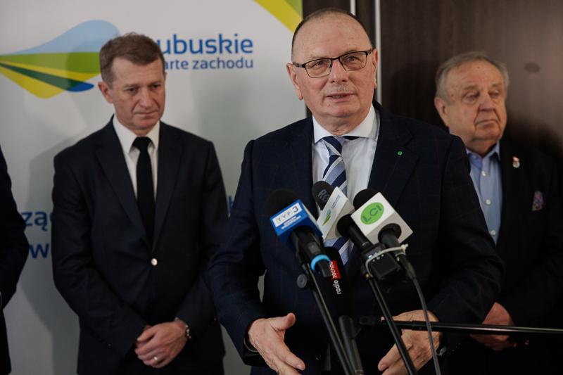 30 stycznia 2025 r. w Lubniewicach Zarząd Województwa Lubuskiego i parlamentarzyści rozmawiali z wiceministrem sportu i turystyki Ireneuszem Rasiem nt. założeń programu rozwoju infrastruktury sportowej