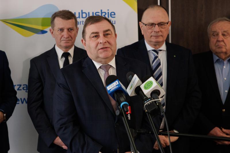 30 stycznia 2025 r. w Lubniewicach Zarząd Województwa Lubuskiego i parlamentarzyści rozmawiali z wiceministrem sportu i turystyki Ireneuszem Rasiem nt. założeń programu rozwoju infrastruktury sportowej