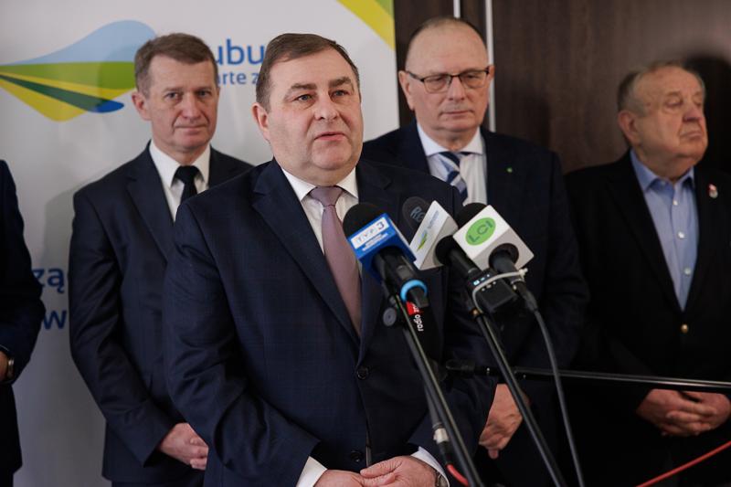 30 stycznia 2025 r. w Lubniewicach Zarząd Województwa Lubuskiego i parlamentarzyści rozmawiali z wiceministrem sportu i turystyki Ireneuszem Rasiem nt. założeń programu rozwoju infrastruktury sportowej