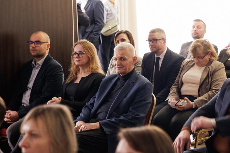 30 stycznia 2025 r. w Lubniewicach Zarząd Województwa Lubuskiego i parlamentarzyści rozmawiali z wiceministrem sportu i turystyki Ireneuszem Rasiem nt. założeń programu rozwoju infrastruktury sportowej