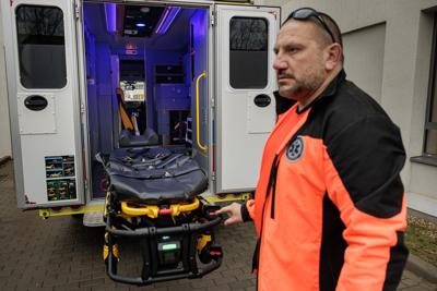 Szpital Uniwersytecki w Zielonej Górze ma nową karetkę pediatryczną. Przekazanie sprzętu zakupionego w ramach dotacji z budżetu Województwa Lubuskiego odbyło się w piątek, 31 stycznia 2025 r. 