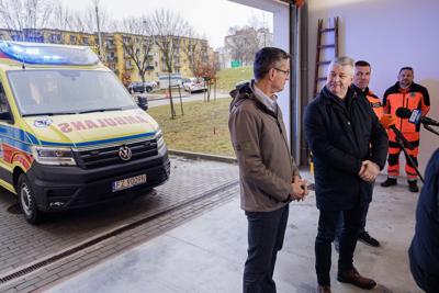 Szpital Uniwersytecki w Zielonej Górze ma nową karetkę pediatryczną. Przekazanie sprzętu zakupionego w ramach dotacji z budżetu Województwa Lubuskiego odbyło się w piątek, 31 stycznia 2025 r. 