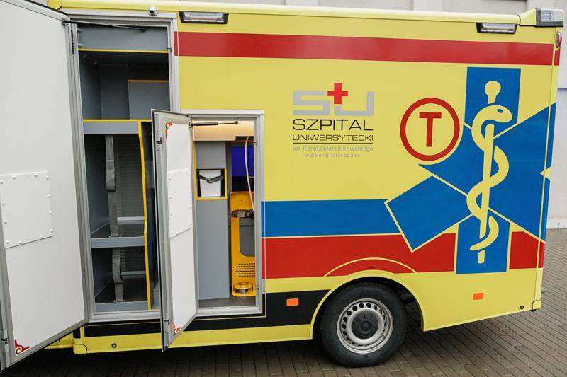 Szpital Uniwersytecki w Zielonej Górze ma nową karetkę pediatryczną. Przekazanie sprzętu zakupionego w ramach dotacji z budżetu Województwa Lubuskiego odbyło się w piątek, 31 stycznia 2025 r.