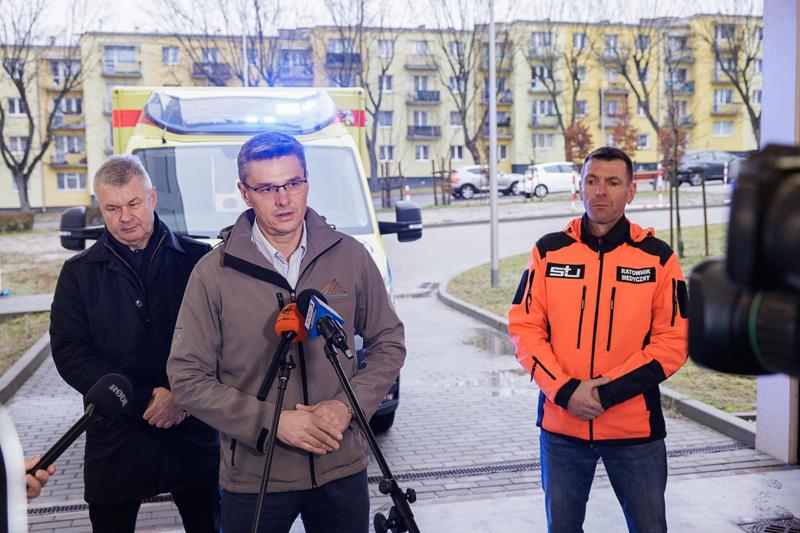 Szpital Uniwersytecki w Zielonej Górze ma nową karetkę pediatryczną. Przekazanie sprzętu zakupionego w ramach dotacji z budżetu Województwa Lubuskiego odbyło się w piątek, 31 stycznia 2025 r.