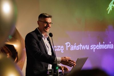Burmistrz Sulechowa Wojciech Sołtys złożył mieszkańcom życzenia na 2025 rok, podsumował zadania zrealizowane w roku poprzednim i zaprezentował projekty na przyszłość