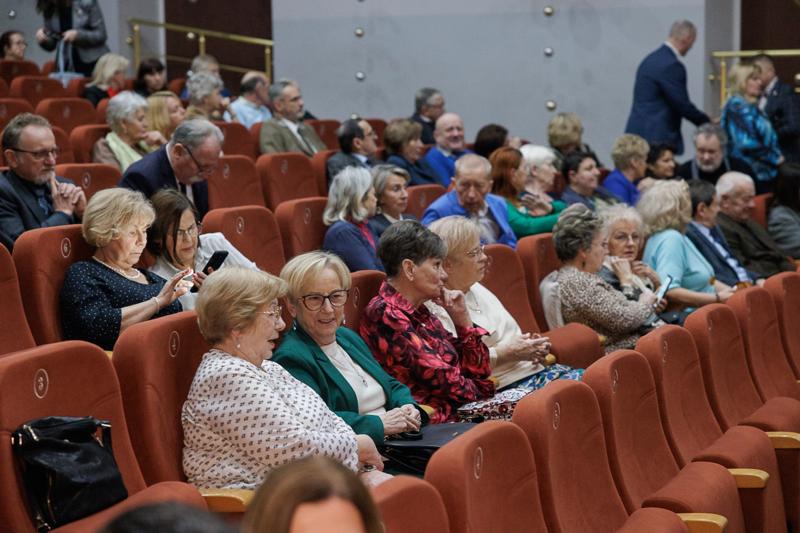 Burmistrz Sulechowa Wojciech Sołtys złożył mieszkańcom życzenia na 2025 rok, podsumował zadania zrealizowane w roku poprzednim i zaprezentował projekty na przyszłość