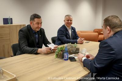 Spotkanie wicemarszałka Grzegorza Potęgi z przedstawicielami klubów sportowych  