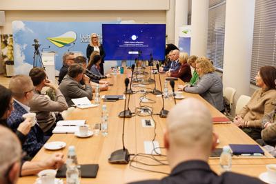 5 lutego w Sali Prasowej rozmawialiśmy o nowej inicjatywie – tworzeniu szlaków kulinarnych w naszym regionie. To szansa na promocję lokalnych smaków i tradycji, ale też impuls dla turystyki i rozwoju małych producentów.
