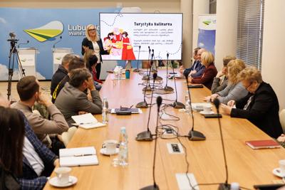 5 lutego w Sali Prasowej rozmawialiśmy o nowej inicjatywie – tworzeniu szlaków kulinarnych w naszym regionie. To szansa na promocję lokalnych smaków i tradycji, ale też impuls dla turystyki i rozwoju małych producentów.
